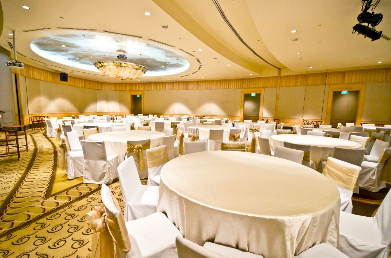 jose-canton-painting-banquet-hall